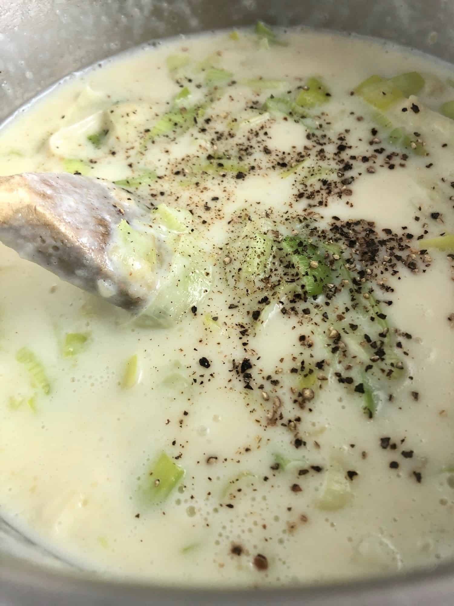 leeks in white sauce with added black pepper