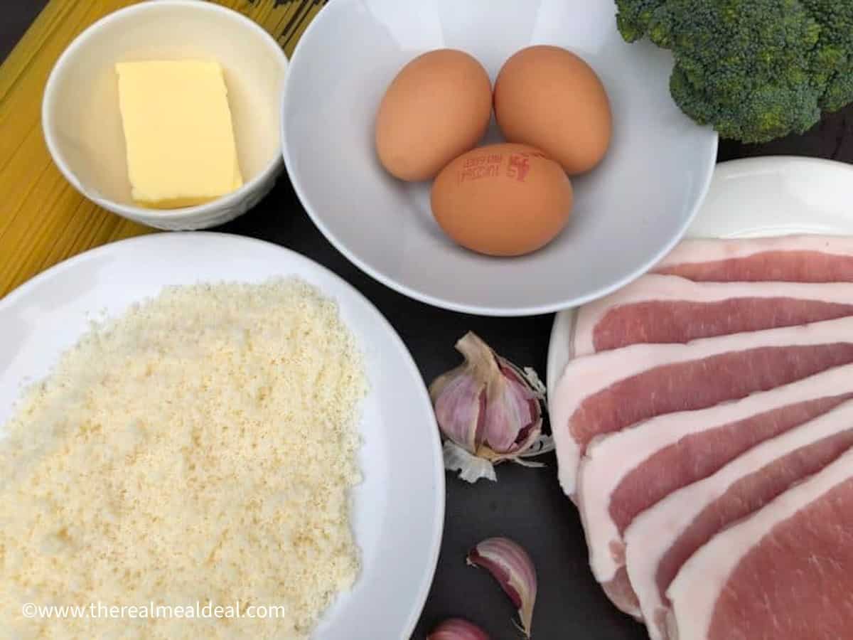 ingredients for a tagliatelle carbonara sauce with no cream